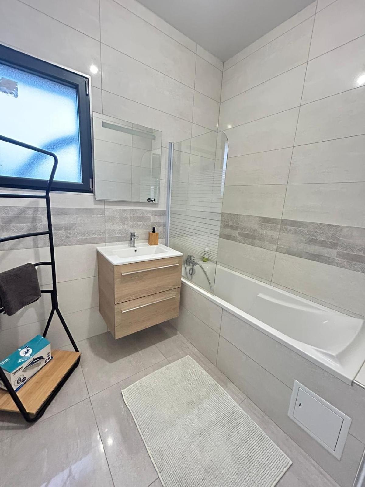 Bella Vista, Parking Gratuit, 5 Min Auxerre Apartment Moneteau Luaran gambar
